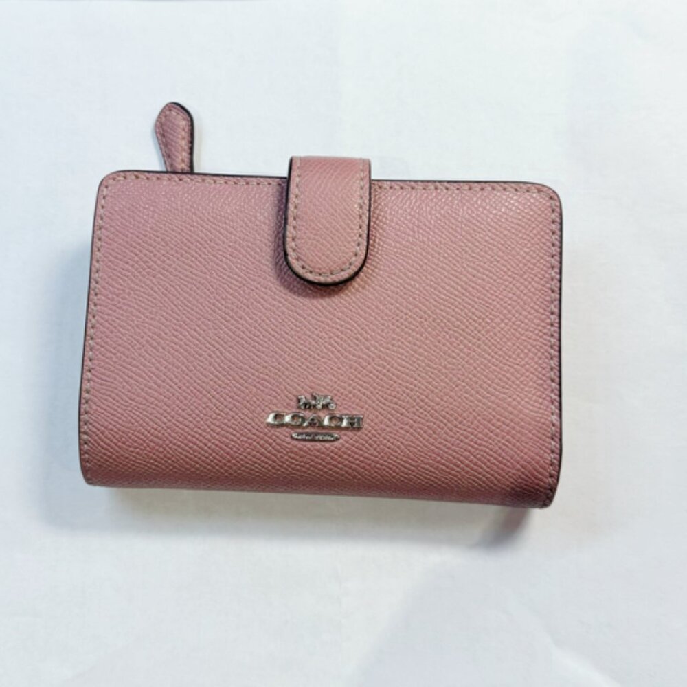 Coach Medium Corner Zip Wallet